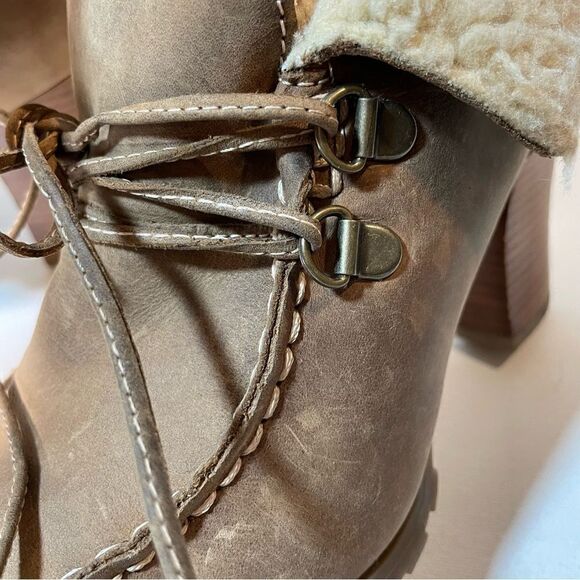 Audrey Brooke Roxy2 tan leather booties with Sherpa size 9 - Picture 5 of 12